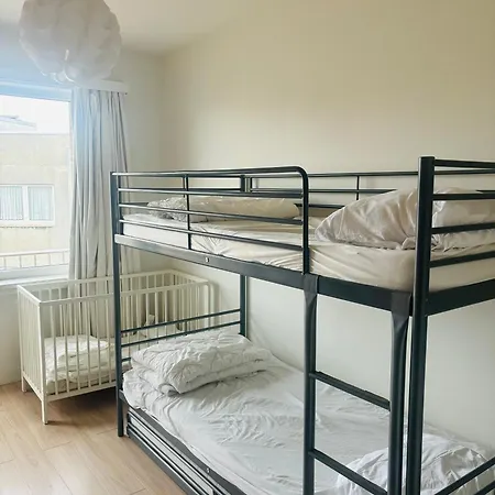 Familial, Lumineux Avec Parking & Terrasse Остенде