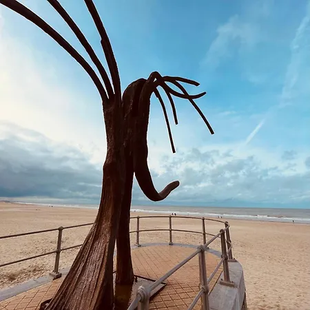 Familial, Lumineux Avec Parking & Terrasse Апартаменты *