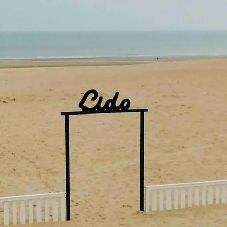 Familial, Lumineux Avec Parking & Terrasse Апартаменты Остенде