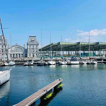 Familial, Lumineux Avec Parking & Terrasse Остенде