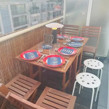 Familial, Lumineux Avec Parking & Terrasse Апартаменти Остенде