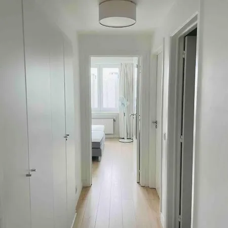 Appartement Familial, Lumineux Avec Parking & Terrasse Oostende