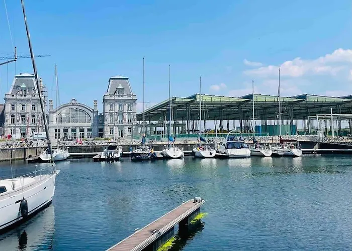 Familial, Lumineux Avec Parking & Terrasse Ostende