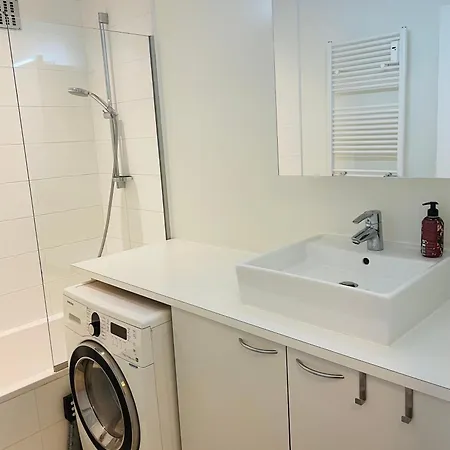 Lejlighed Familial, Lumineux Avec Parking & Terrasse *