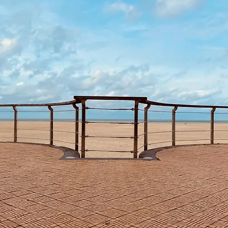 Familial, Lumineux Avec Parking & Terrasse Lejlighed Oostende