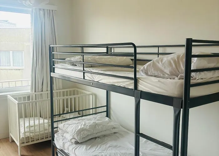 Familial, Lumineux Avec Parking & Terrasse Oostende